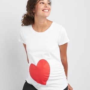 Cute red heart maternity t-shirt Size Small